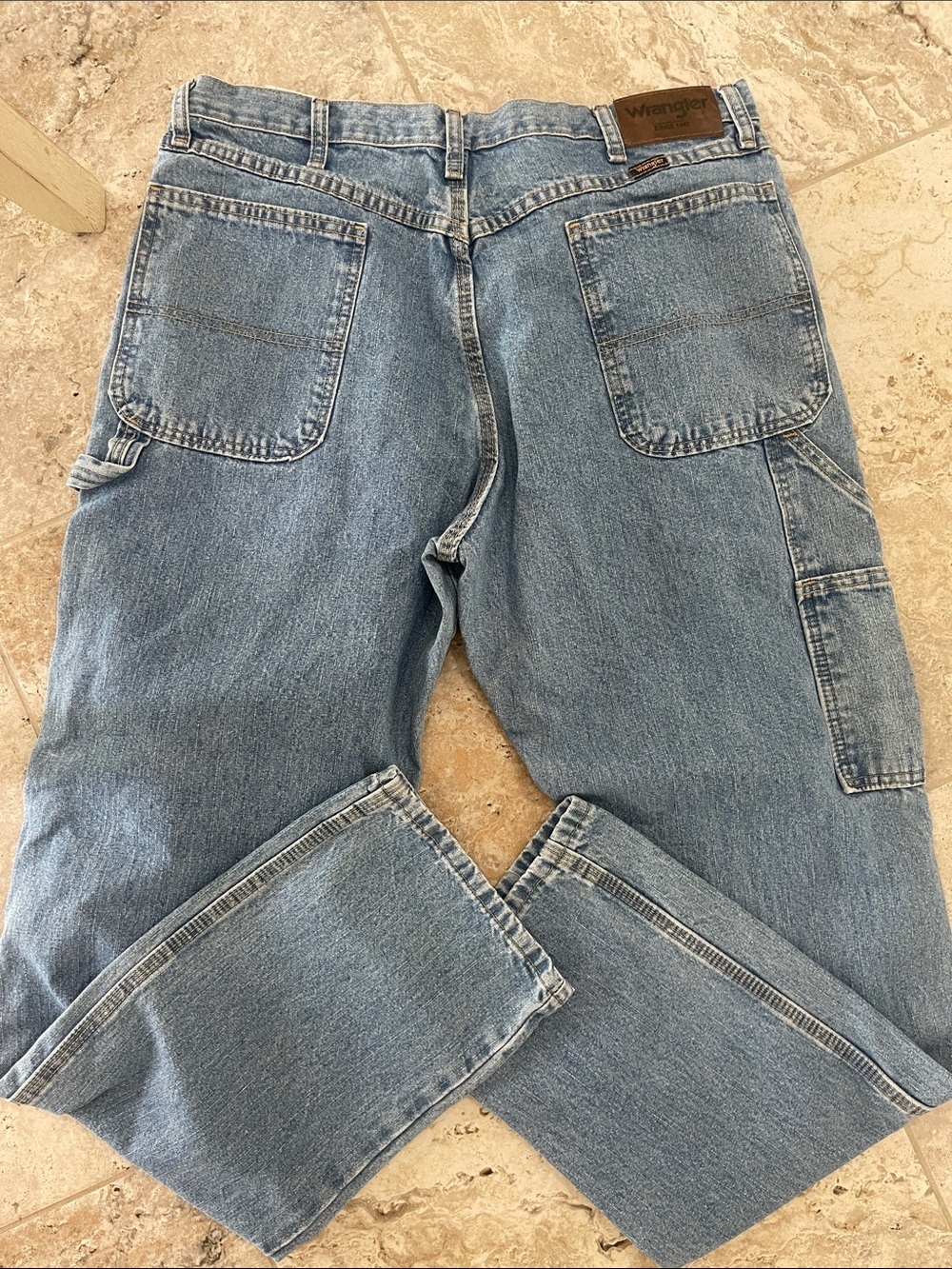 2 Wrangler carpenter rugged work cargo blue denim jeans size 36 x 34 - Picture 4 of 9